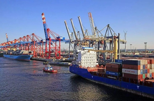 日本國際物流行業(yè)以其高效、快捷和安全的服務贏得了廣泛贊譽